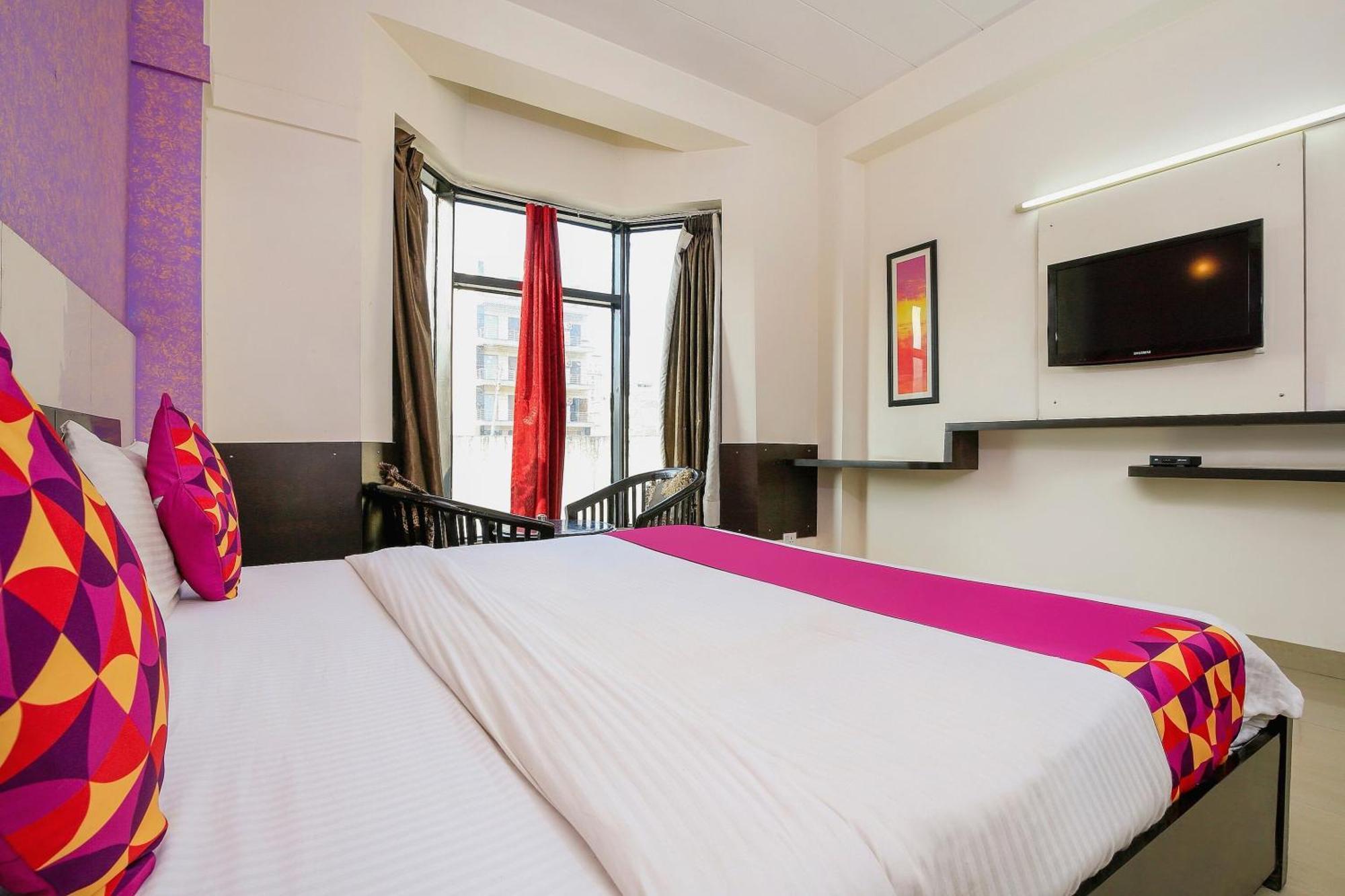 Hotel O Golf Stays Near Aravali Biodiversity Park 구르가온 외부 사진