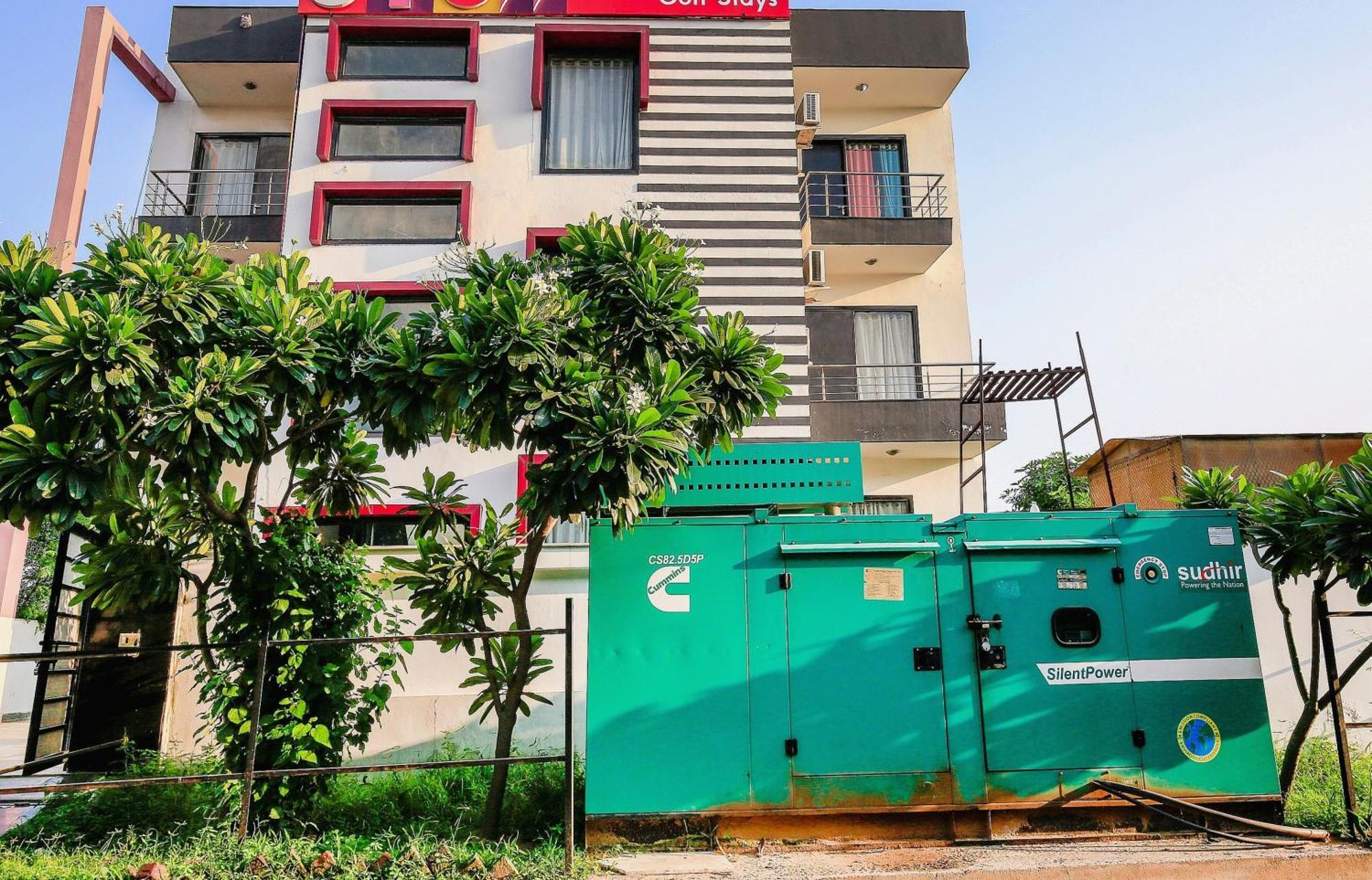 Hotel O Golf Stays Near Aravali Biodiversity Park 구르가온 외부 사진
